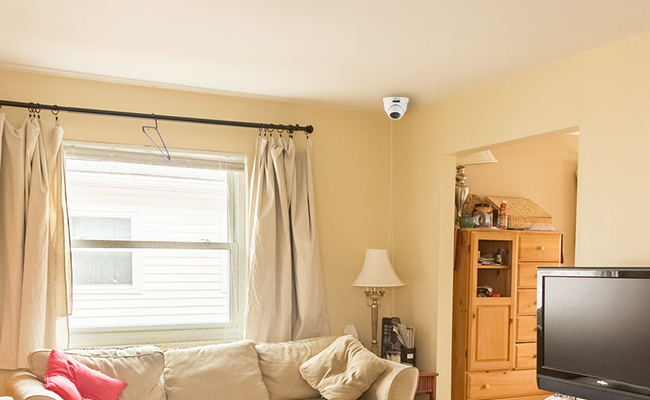Camera an ninh vòm trong phòng khách